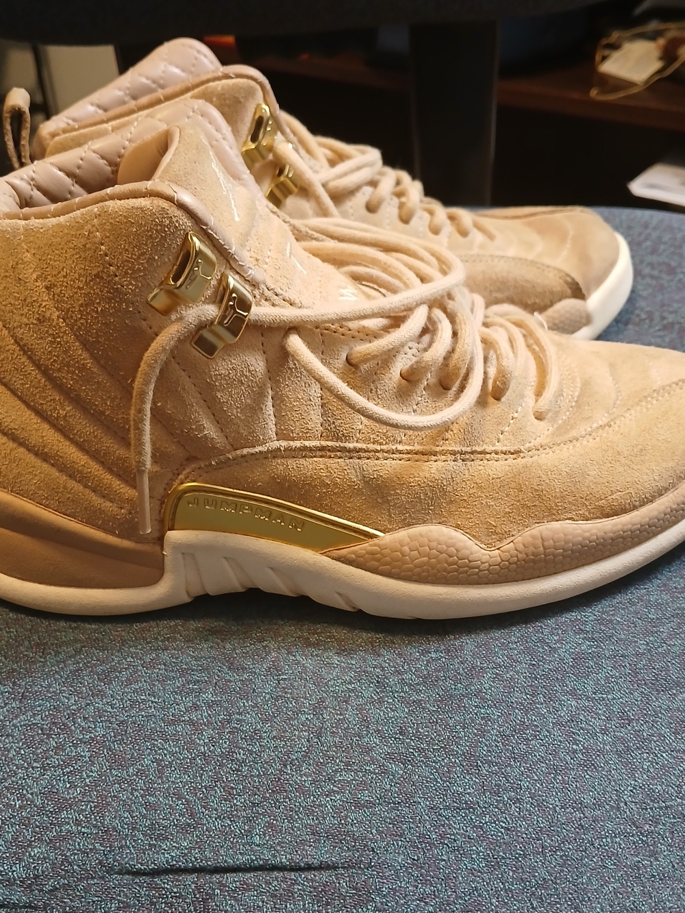 Air Jordan 12 Retro 'Vachetta Tan' women's lifestyle sneaker AO6068-203